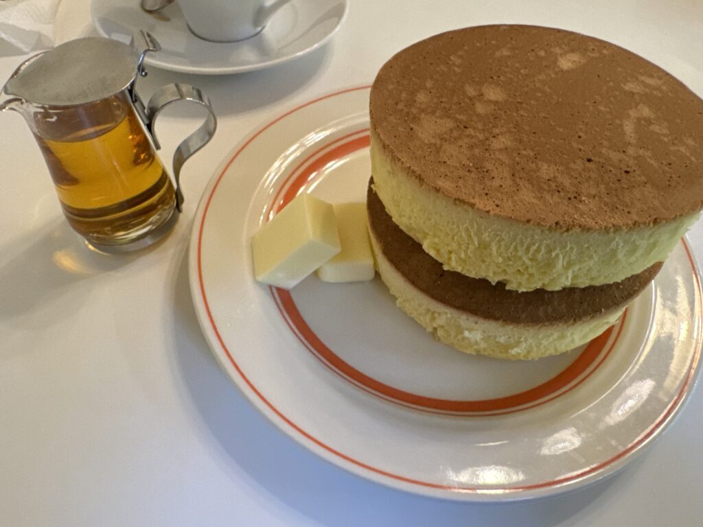 イワタコーヒー店のホットケーキ