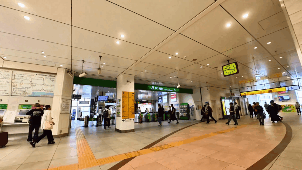 茅ヶ崎駅改札前