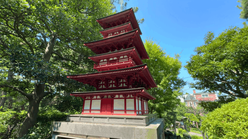 10分の1サイズの三重塔
