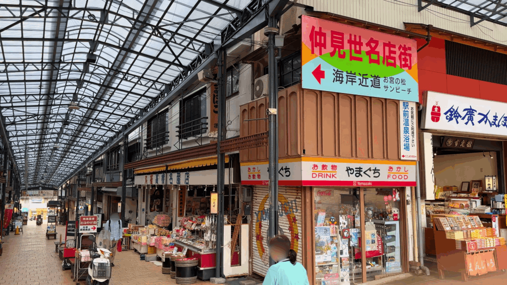 早朝の仲見世通り