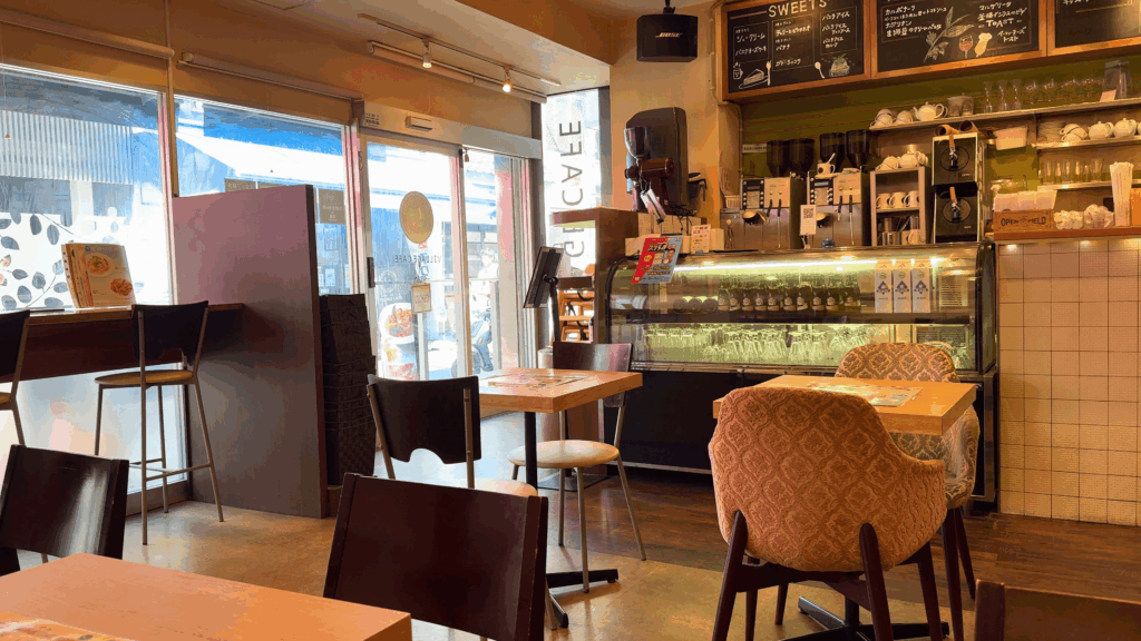 ヴィレッジカフェ大船本店の店内