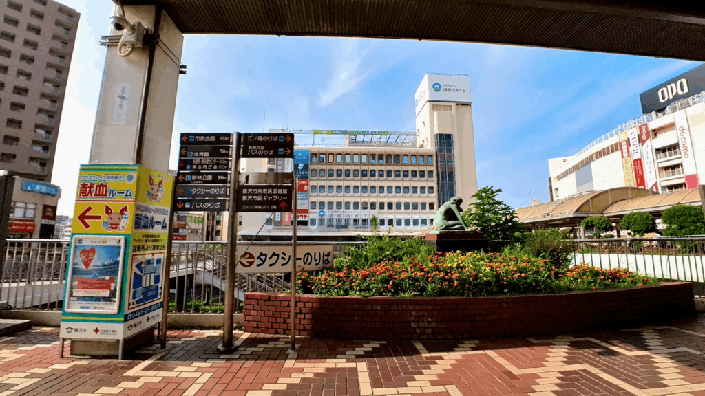 藤沢駅南口ペデストリアンデッキから眺めるODAKYU湘南GATE