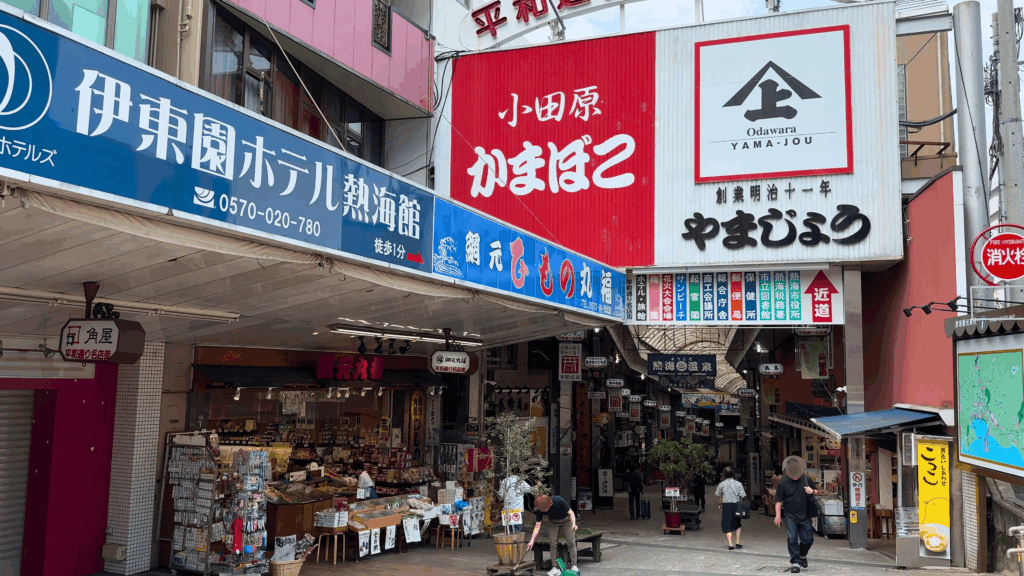 早朝の平和通り