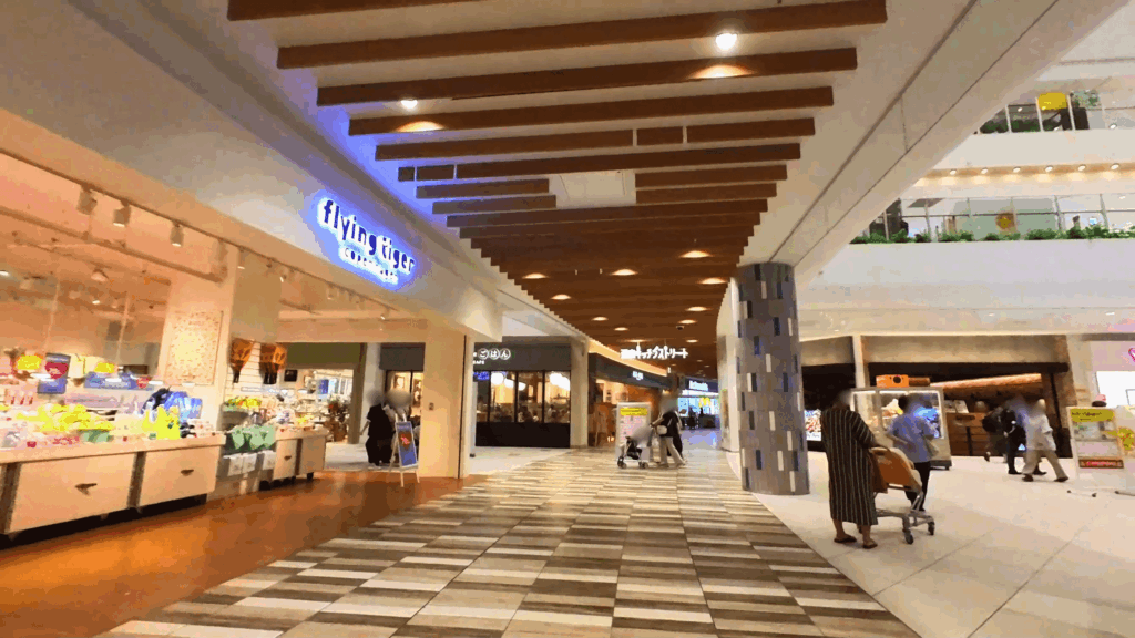 ららぽーと湘南平塚の店内
