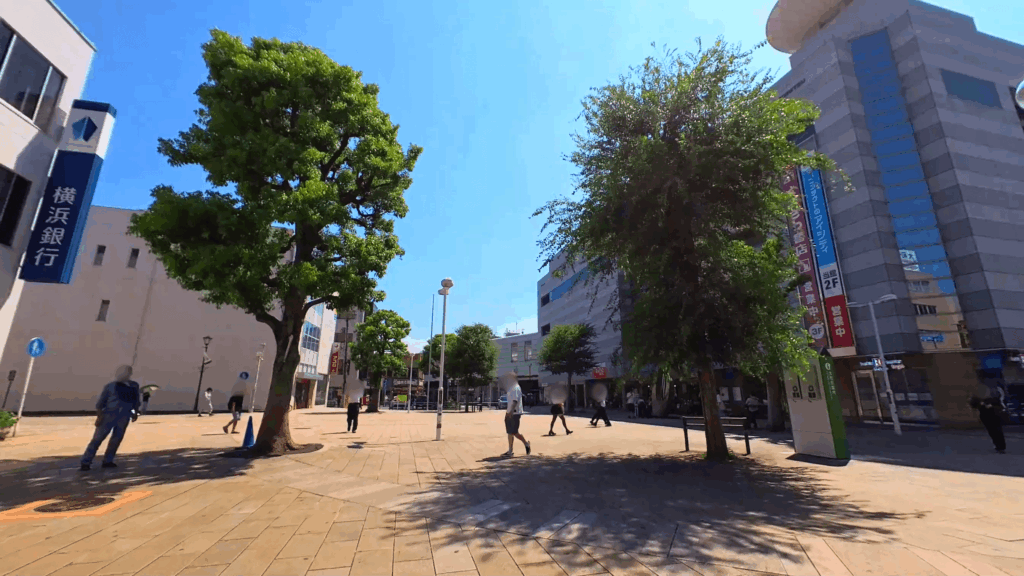 大和駅東口広場