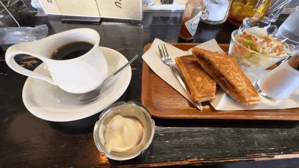 喫茶 茶居珈のグァテマラコーヒーとミンチ・ミート