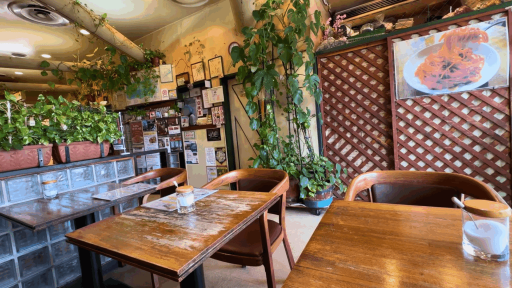 純喫茶モネの店内