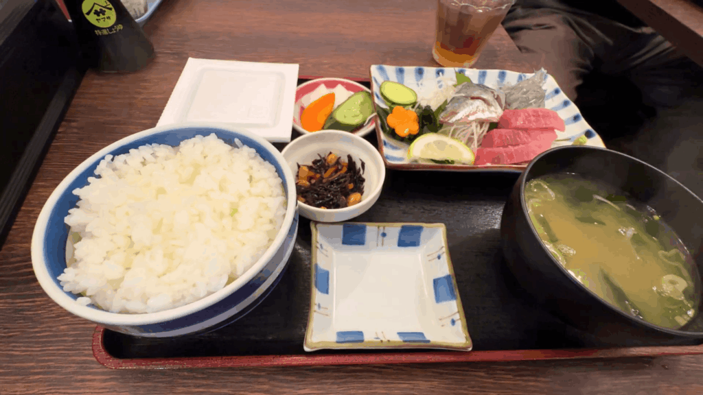 はら田の三品定食