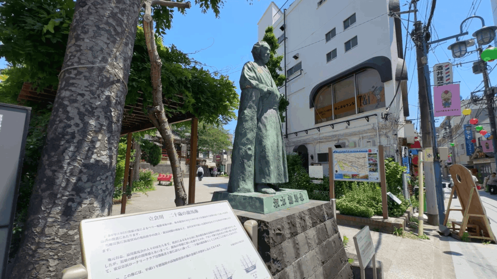 立会川の坂本龍馬像