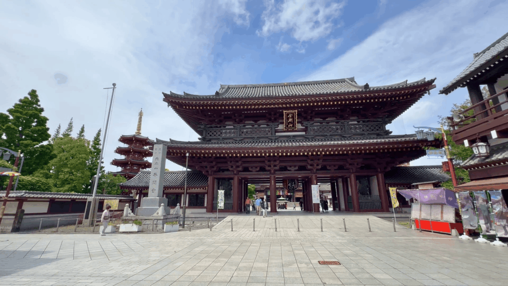 川崎大師の大山門