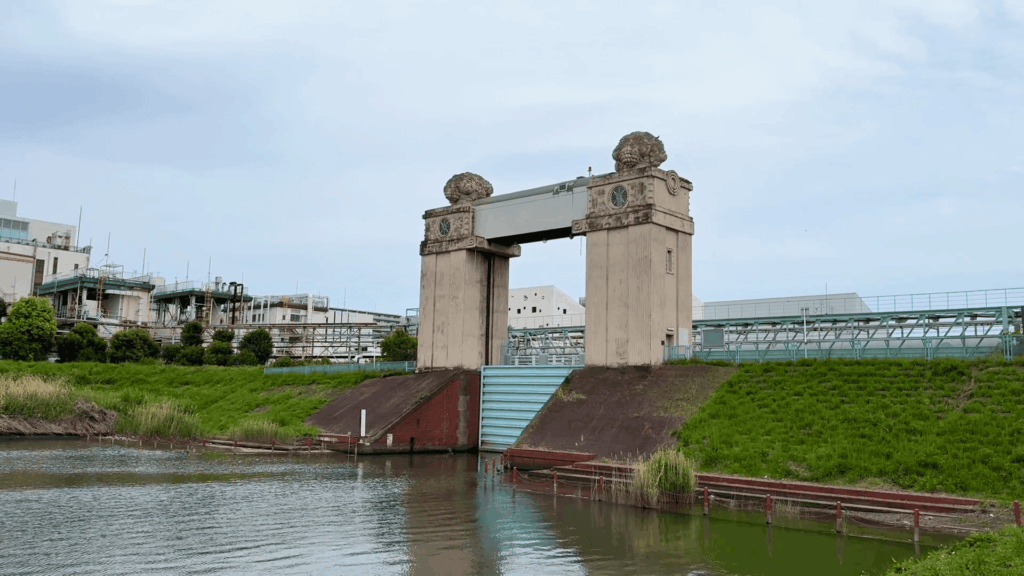 川崎河港水門
