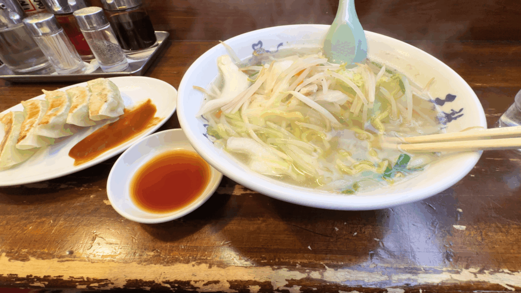 天龍 銀座街店のタンメンと餃子