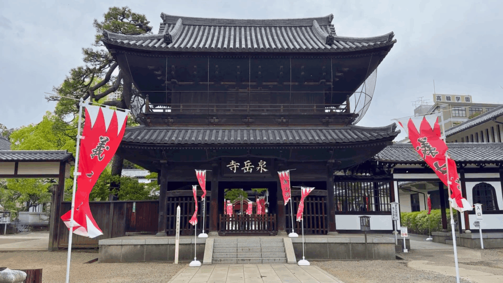 泉岳寺の山門