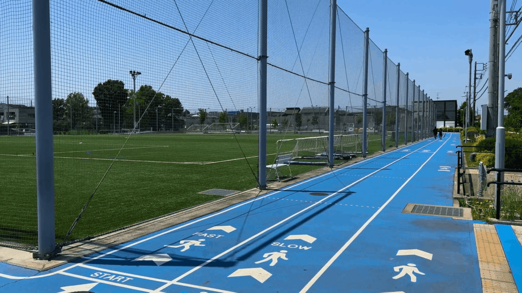 鶴間公園の運動広場