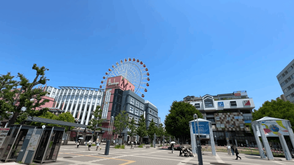 センター北の駅前広場