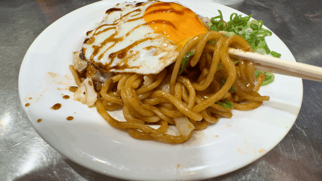 豚月見焼きそば