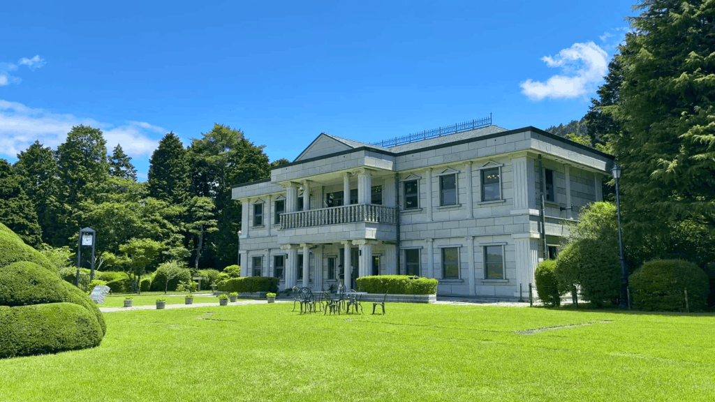恩賜箱根公園の湖畔展望館