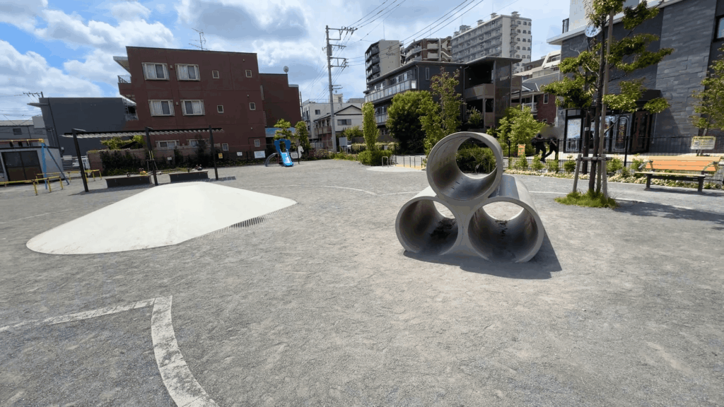 登戸3号街区公園の土管